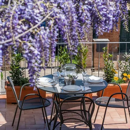 Le Ginestre Apartment *