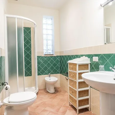 Le Ginestre Apartment *