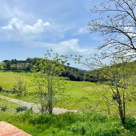 Le Ginestre Apartment Lupompesi